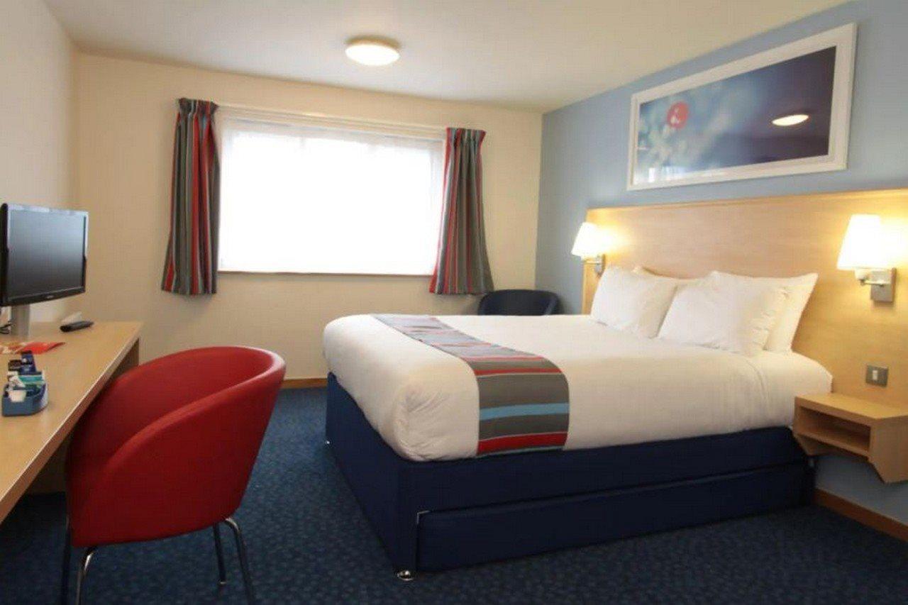 Travelodge London Feltham Eksteriør bilde