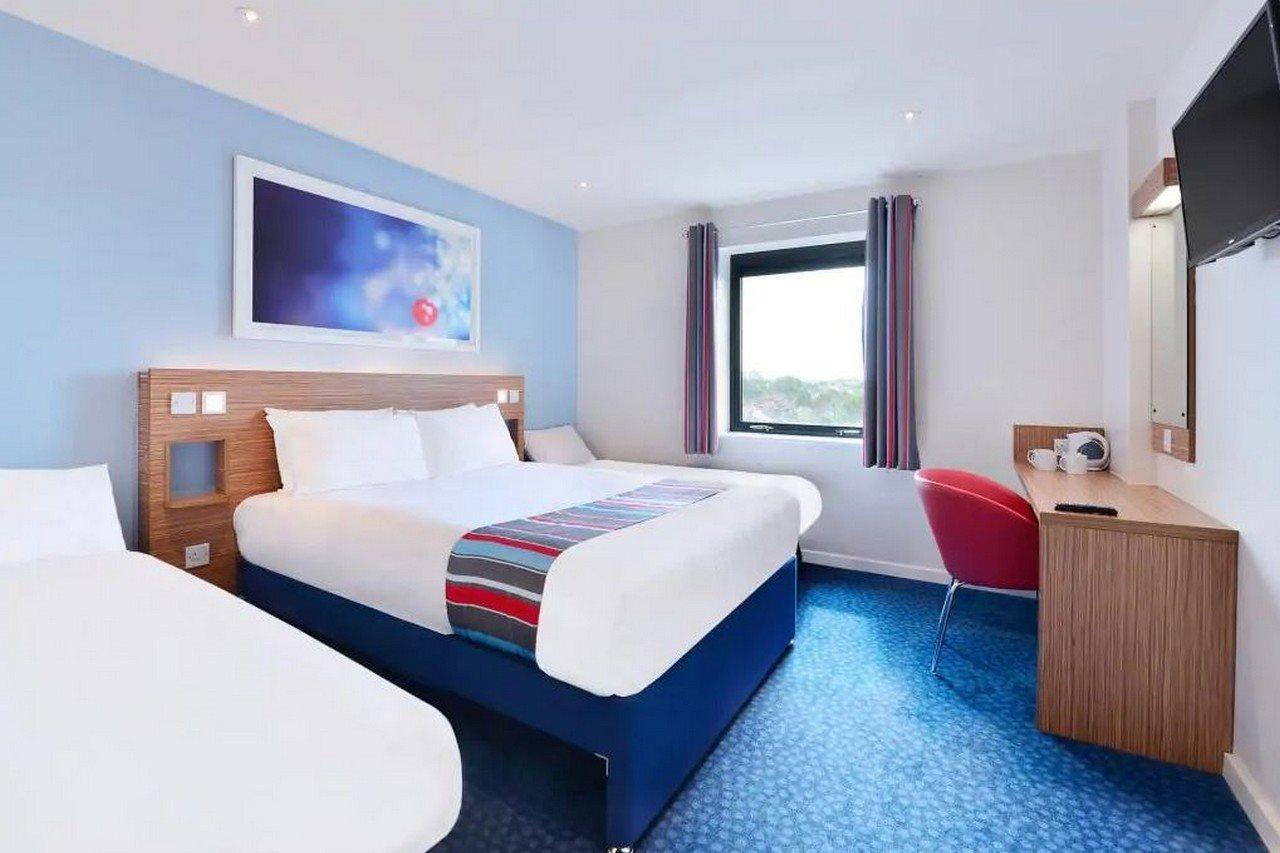 Travelodge London Feltham Eksteriør bilde