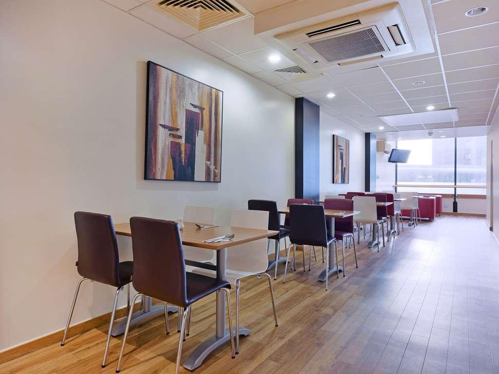Travelodge London Feltham Restaurant bilde