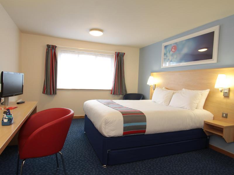 Travelodge London Feltham Eksteriør bilde