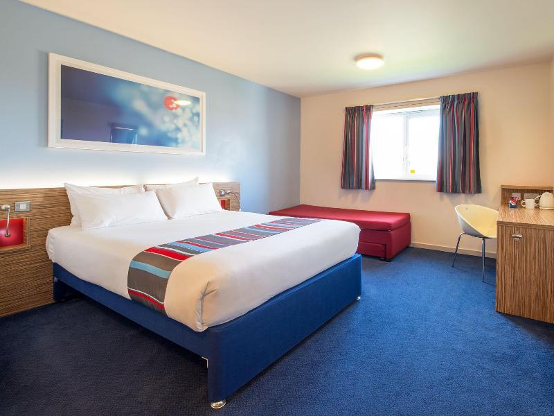 Travelodge London Feltham Eksteriør bilde