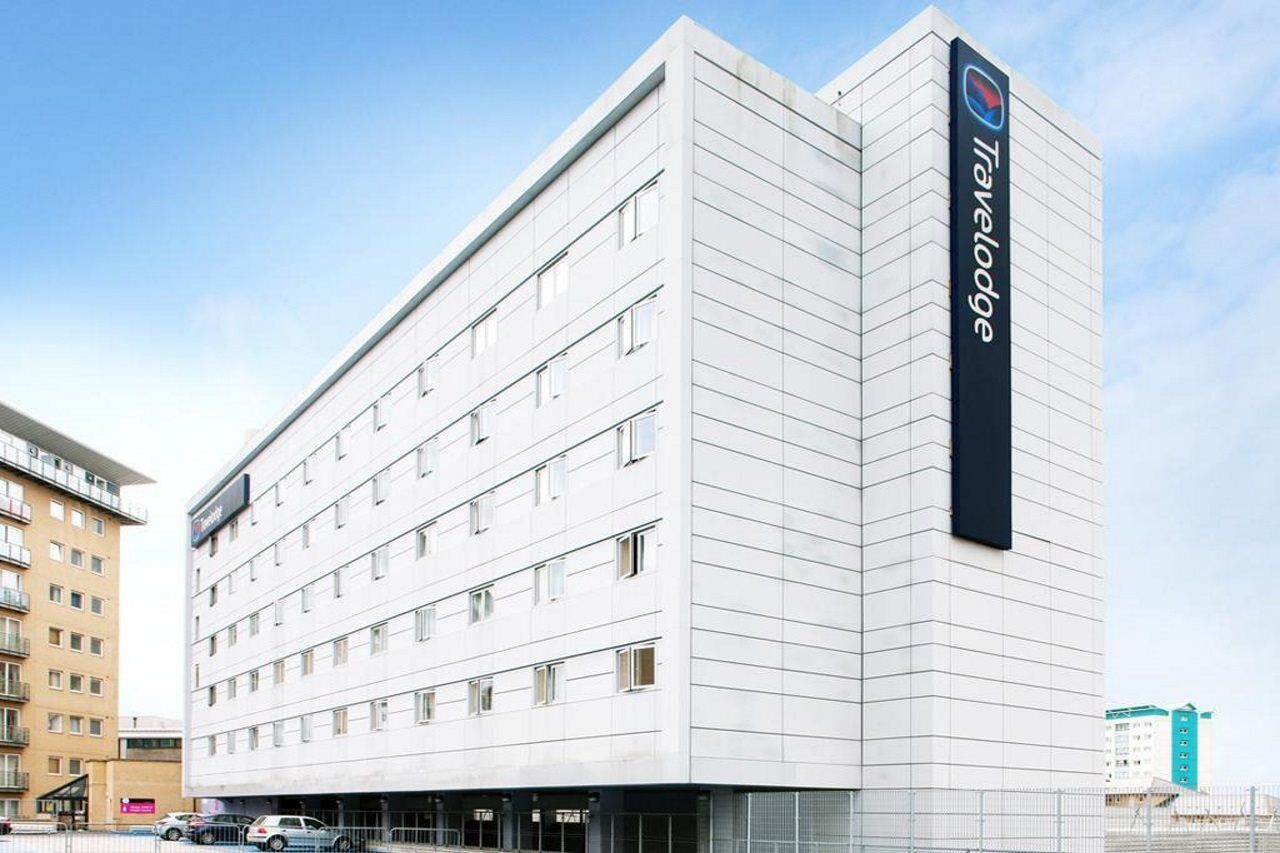 Travelodge London Feltham Eksteriør bilde