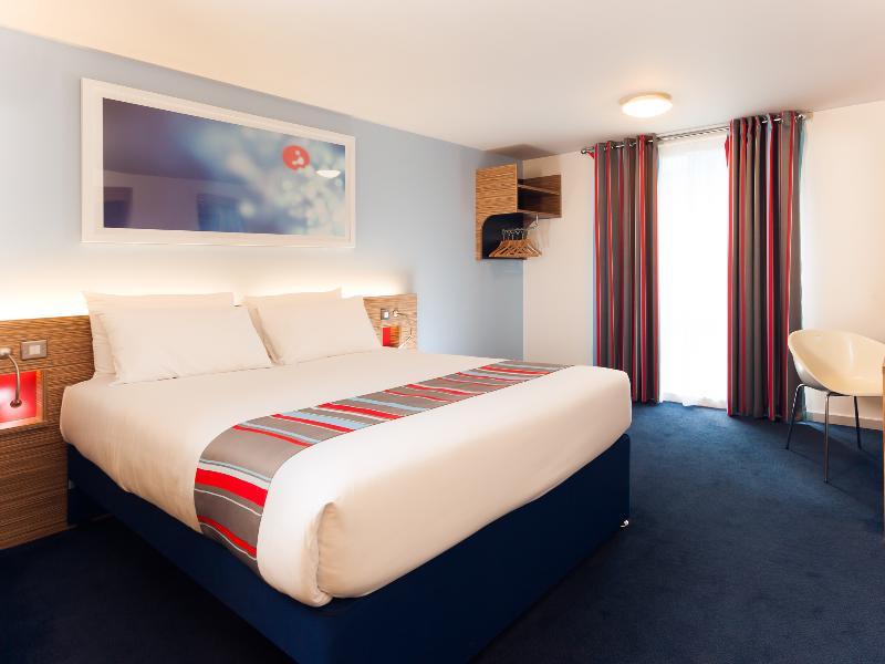 Travelodge London Feltham Eksteriør bilde
